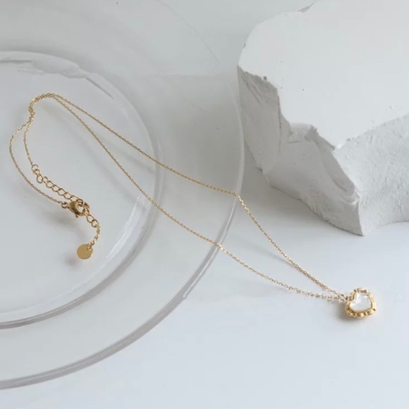 18K PVD Gold Plated Natural Shell Heart Retro Vintage Feel Necklace. - Picture 2 of 9